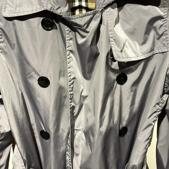 Burberry Raincoat - Picture 5 of 7